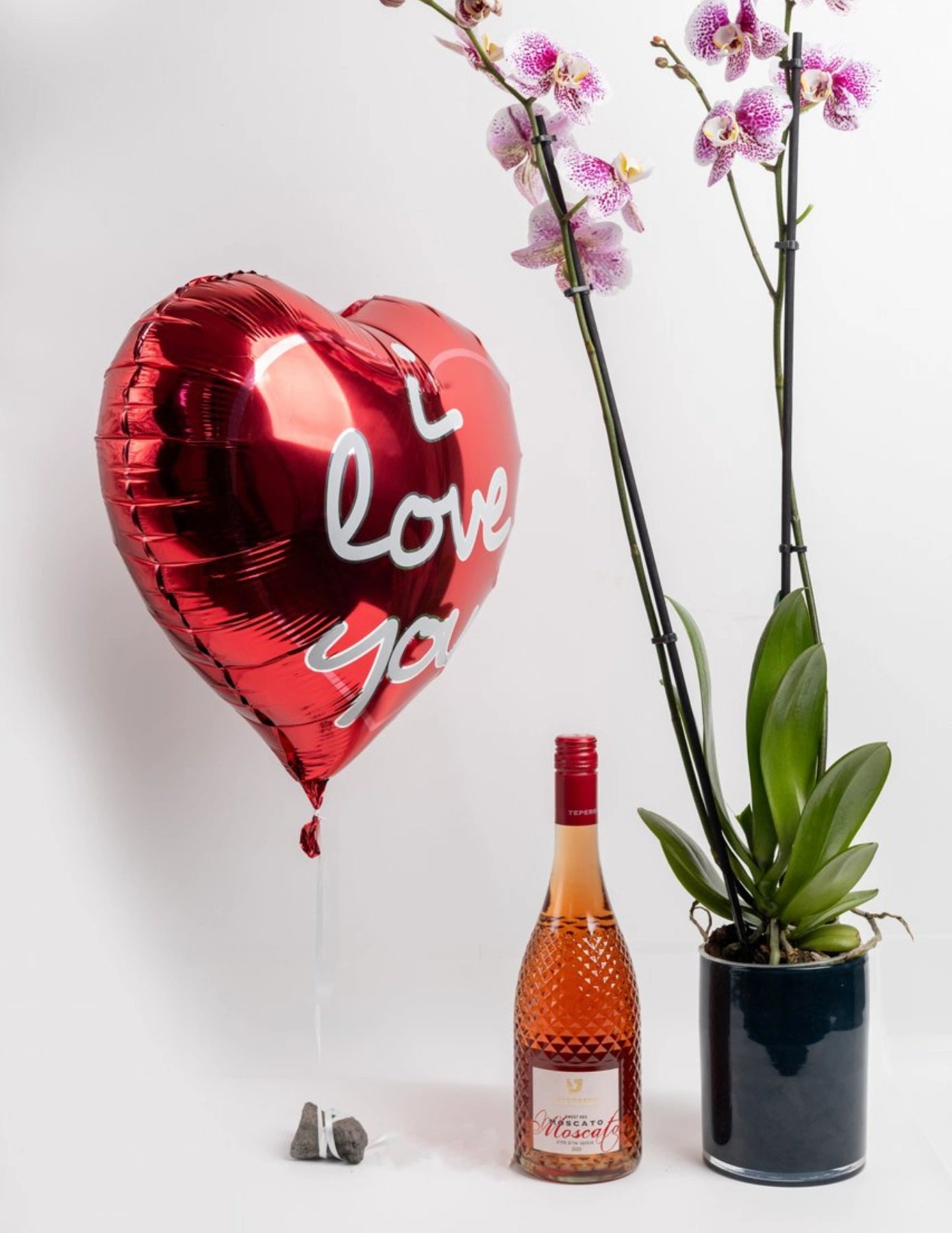 מארז סחלב זוגות – יין וכלי+בלון I LOVE YOU